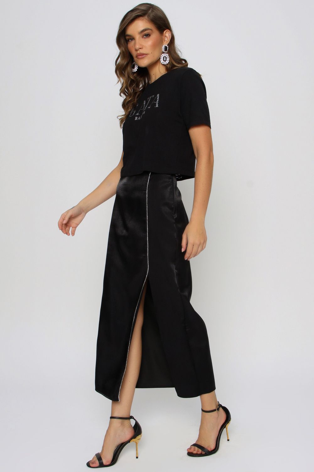 SAIA MIDI COM VIVO BORDADO PRETO