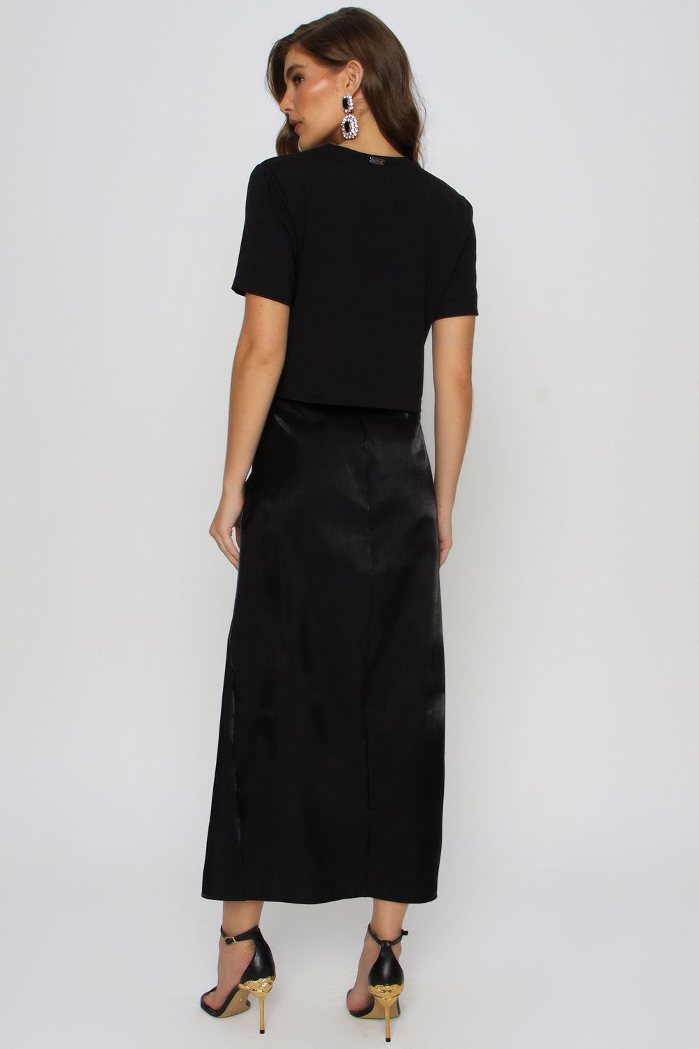 SAIA MIDI COM VIVO BORDADO PRETO