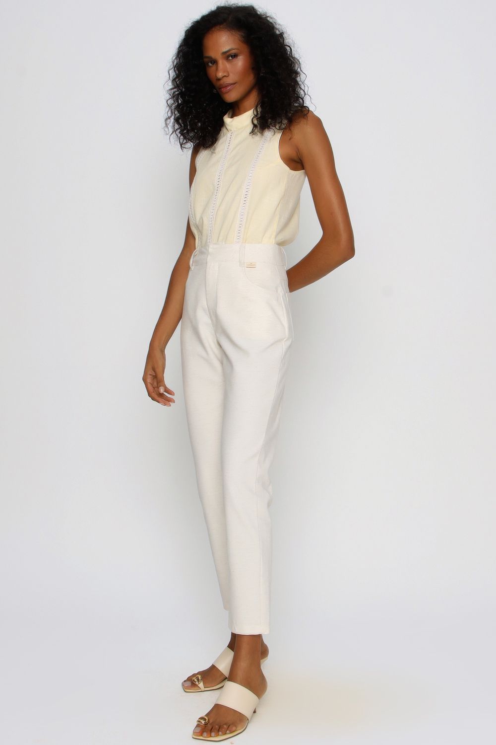 BLUSA COM RENDA CAIRO AMARELO CELESTIAL