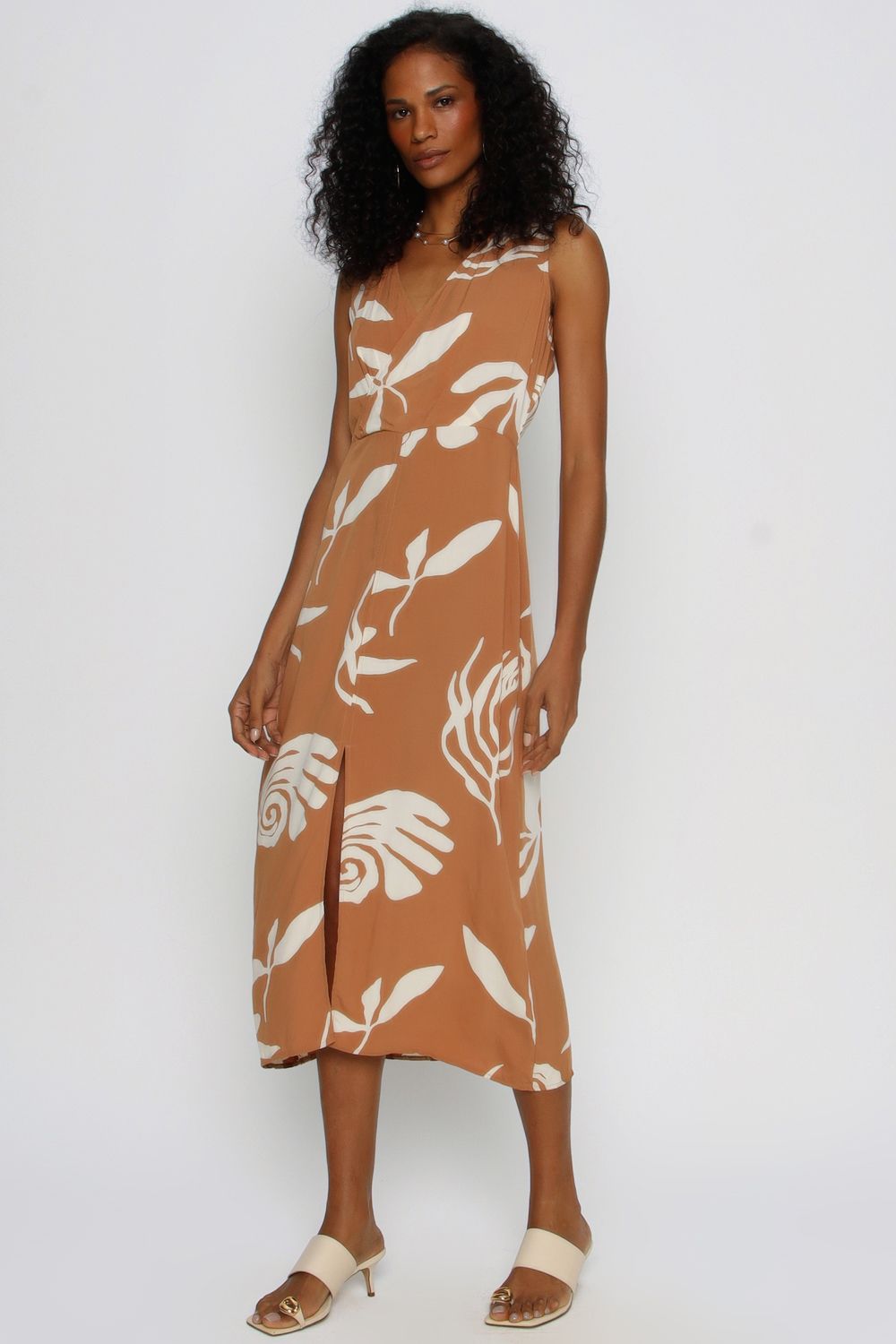 VESTIDO JUSTO TRANSPASSADO OCRE