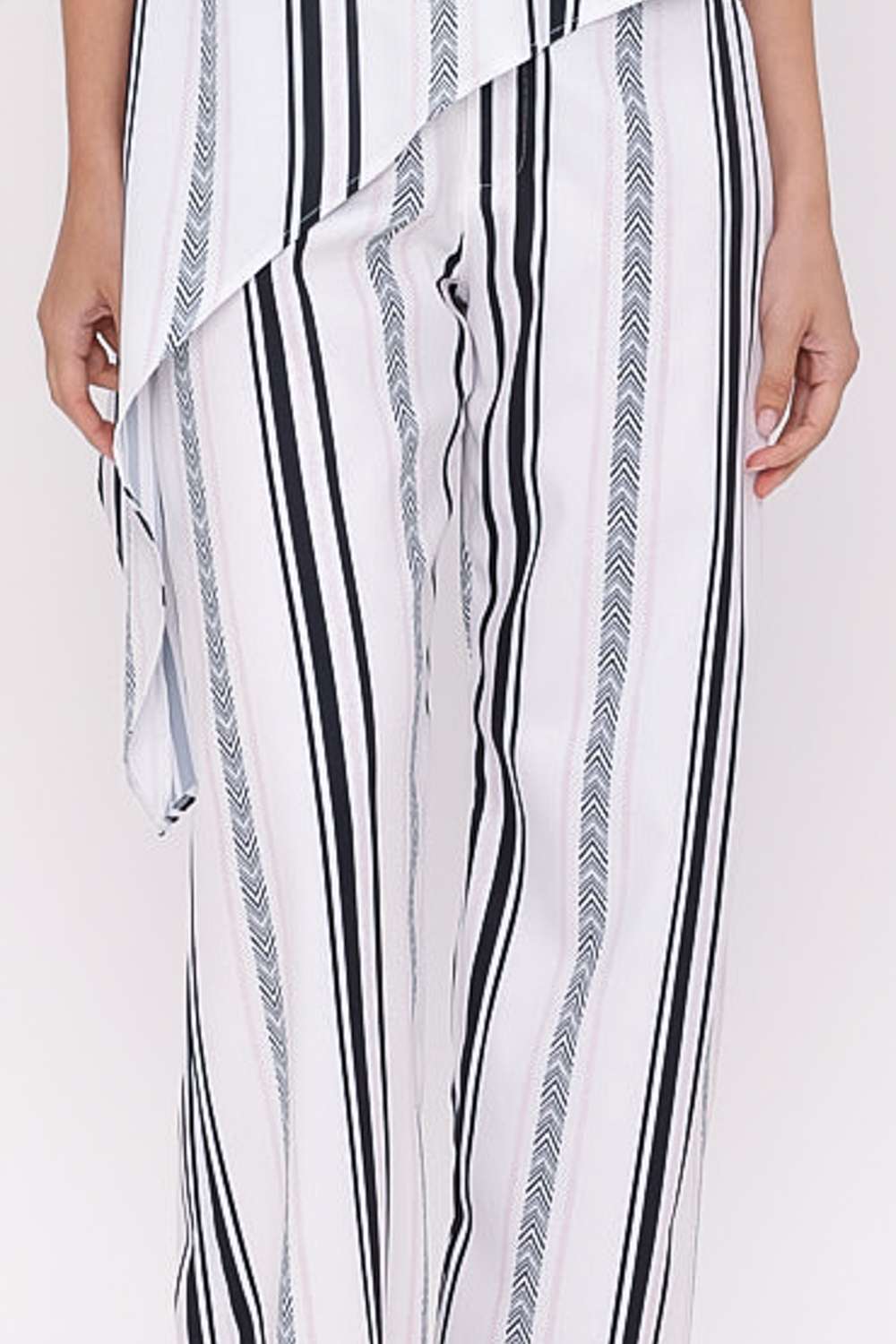 CALCA WIDE LEG LISTRA PRETO/BRANCO